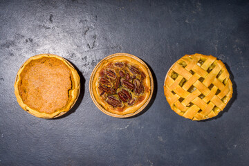 Set variety fall seasonal pies © ricka_kinamoto