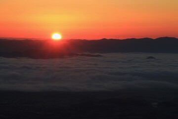 つばくろ谷 からの雲海と日の出（福島市）