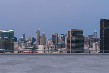 Obraz premium Panoramic Bangkok skyline view, concrete observatory deck on rooftop, sunset. Luxury Asian corporate and residential lifestyle. Financial city downtown, real estate. Product display mockup empty roof