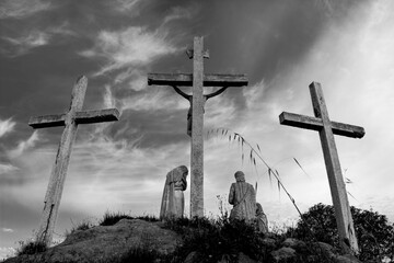 Crocifissione al contrario BW