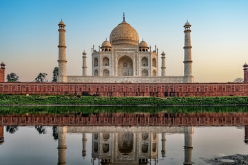 Fototapeta na wymiar Taj Mahal mausoleum in Agra, Uttar Pradesh, India