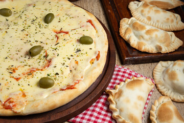 combo de piiza grande con empanadas para compartir