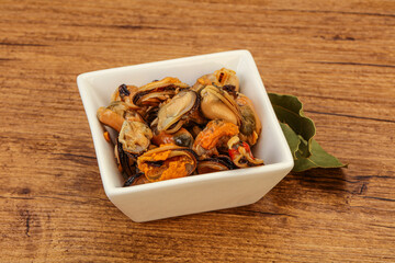 Pickled mussels in the bowl