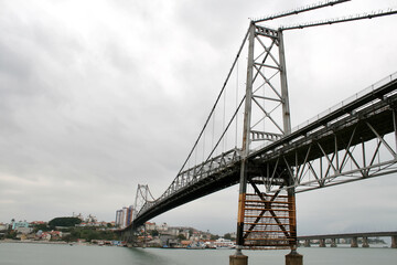 "Hercílio Luz" bridge that connects the island of Florianopolis to the mainland.