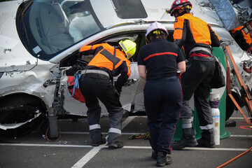 intervention of firefighters on a road accident