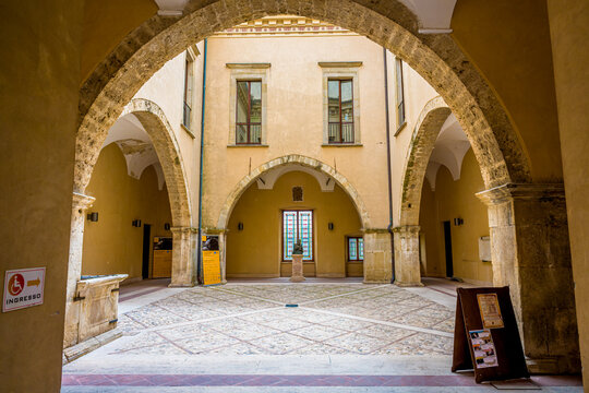 รูปภาพAcquaviva เลือกดูภาพถ่ายสต็อก เวกเตอร์ และวิดีโอ643 Adobe Stock