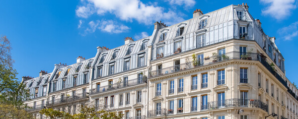 Paris, beautiful buildings, avenue de la Republique in the 11e district  © Pascale Gueret