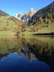 Wägitalersee mit Bergen