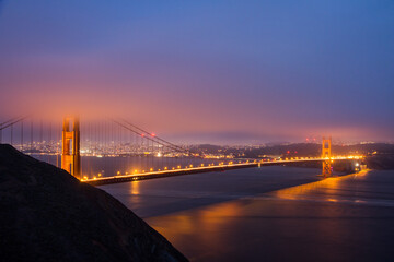 Golden Gate Bridge in San Francisco bei Nach