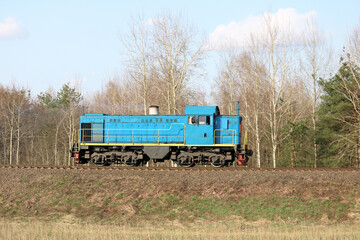 Fototapeta na wymiar shunting locomotive returns to the depot 