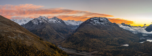 Engadin im Sonnenuntergang, Schweiz