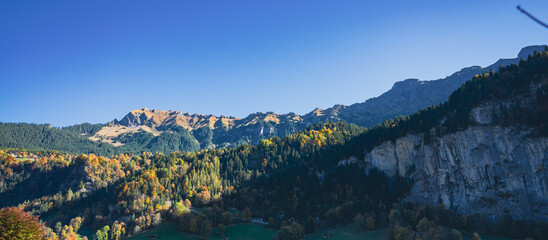 Jungfrauregion, Schidhorn, its diversity makes the region unique. Lauterbrunnen is just as charming in summer as it is in winter. Hiking fans can enjoy the panorama on 300 kilometers amazing way