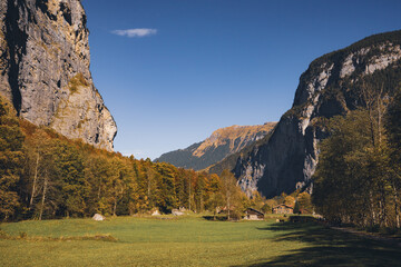 Jungfrauregion, Schidhorn, its diversity makes the region unique. Lauterbrunnen is just as charming in summer as it is in winter. Hiking fans can enjoy the panorama on 300 kilometers amazing way