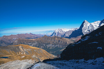 Jungfrauregion, Schidhorn, its diversity makes the region unique. Lauterbrunnen is just as charming in summer as it is in winter. Hiking fans can enjoy the panorama on 300 kilometers amazing way