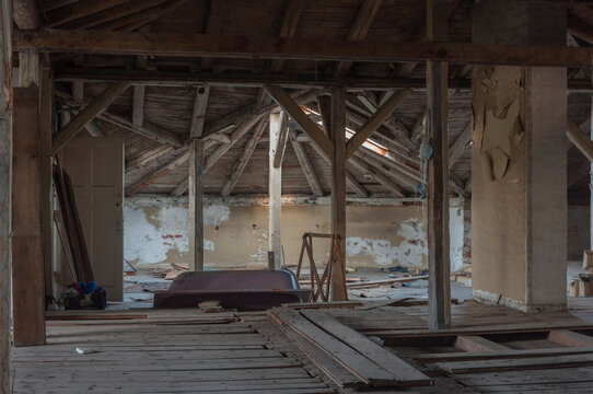 Attic in abandoned villa of Leon Allart in Ł&oacute;dź, Poland