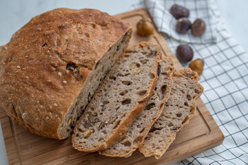 No Knead Bread in a Cast Iron Dutch Oven