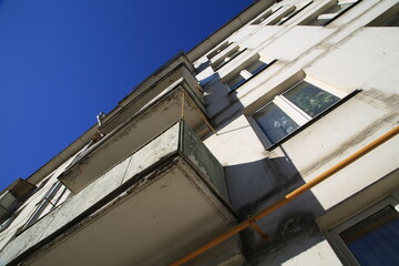Fototapeta na wymiar facade of a old building