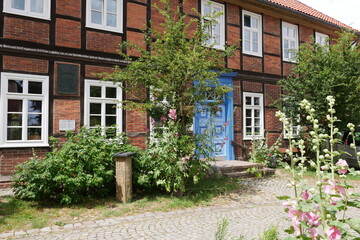 Fototapeta na wymiar Pfarrhaus An der Kirche in Hitzacker