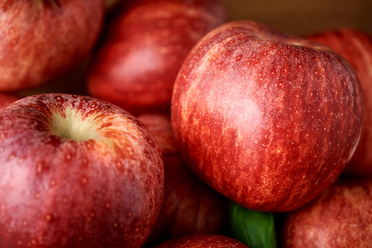 Closeup background pictures of red apples 