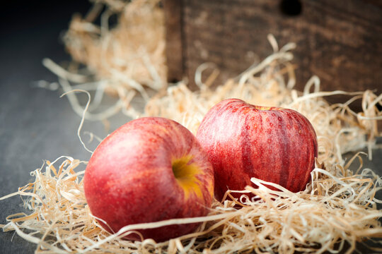Closeup background pictures of red apples 