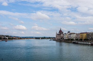 Naklejka premium The View of The Danube River and Parliament Building