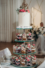 wedding cake and its variants