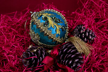 Christmas Ornaments for Decoration, Victorian Christmas Hangings, Shiny Balls, Christmas Tree Christmas Lighting on Green background