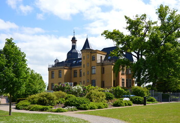 Fototapeta na wymiar Villa am See Goitzsche in Bitterfeld, Sachsen - Anhalt