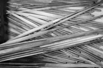 Fototapeta premium Viele verschiedene Schlüsselfeilen auf einem Haufen. Von Flachfeile, Halbrundfeile, Rundfeile bis zur Dreikantfeile alles dabei.