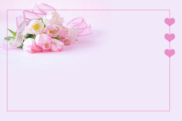 ベビーピンクのチューリップの花束のハート・フレーム