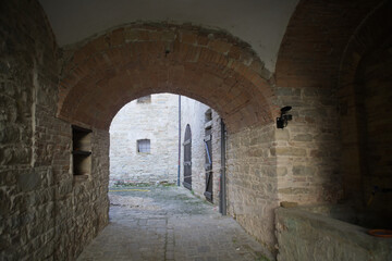 Eremo dei frati bianchi o eremo delle grotte nelle Marche in Italia