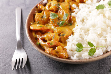 fried shrimp with cream and spices with rice
