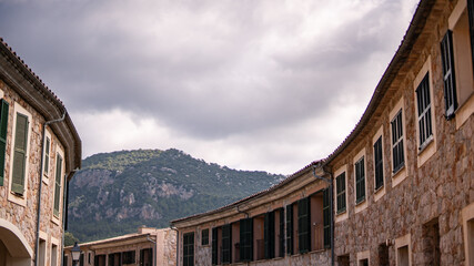 Fototapeta na wymiar houses in Palma de mallorca with mountain view