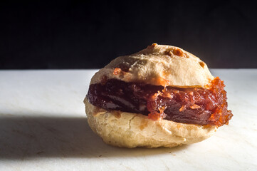 cheese buns, cheese buns stuffed with guava jam 