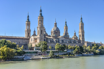 Fototapeta na wymiar Zaragoza, Spain - 23 Oct, 2021:Basilica of Our Lady of the Pillar and the River Ebro, Zaragoza, Aragon, Spain