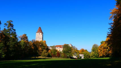 Obraz premium herbstliche Burg Seebenstein