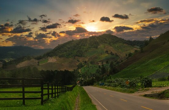 Vista de paisajes de cultivos y monta&ntilde;as de Cerro Punta, Chiriqu&iacute;, Panam&aacute;	