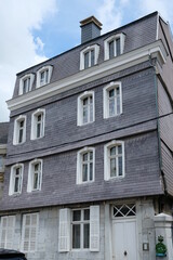 Fototapeta na wymiar FU 2020-07-26 Belgien ruck 59 Fassade eines alten Hauses