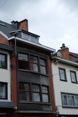 Fototapeta na wymiar FU 2020-07-26 Belgien ruck 501 Häuserzeile mit Wohnhäusern