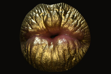 Golden kiss. Golden lipstick closeup. Lips with metal makeup. Sexy lips, Metallic lipstick close up. Glamour golden lips. - obrazy, fototapety, plakaty