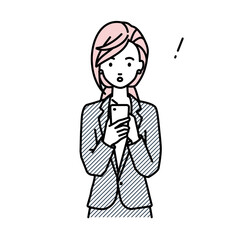 立ってスマートフォンを操作して何かに気づいて驚いたスーツの女性