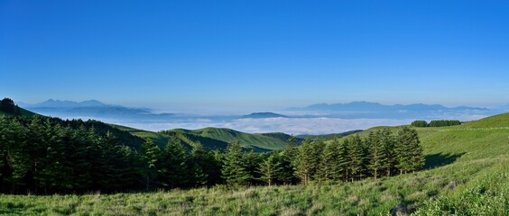 車山高原から見た山並みと雲海のパノラマ情景＠長野