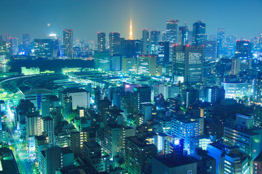 東京タワーと都心のビル群と月,夜景, 中央区,東京都