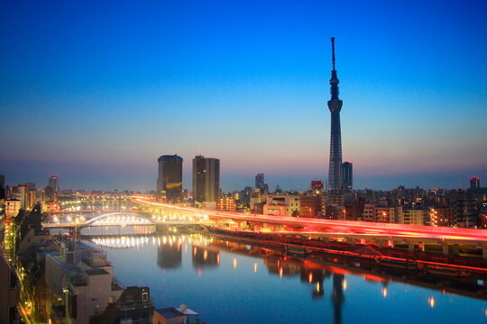 春の隅田川」の写真素材 | 1,037件の無料イラスト画像 | Adobe Stock