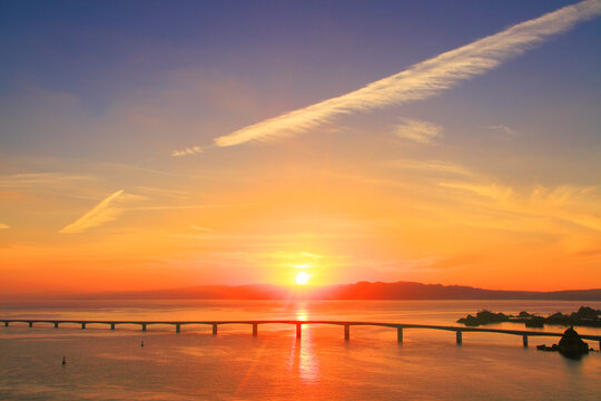 古宇利大橋遠望と朝日, 今帰仁村,国頭郡,沖縄県