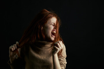 Obraz premium emotional woman depression disorder problem aggression