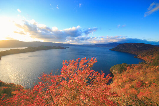 旧敢湖台から望む紅葉の十和田湖の夕景, 日本,青森県,十和田市