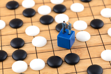 Business war is like a chess game, you must have a big picture