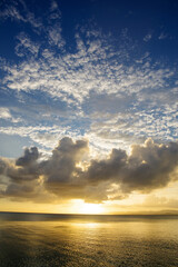竹富島から見る日没の風景