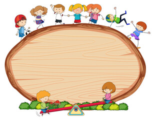 Obraz premium Blank wooden board in oval shape with kids doodle cartoon character